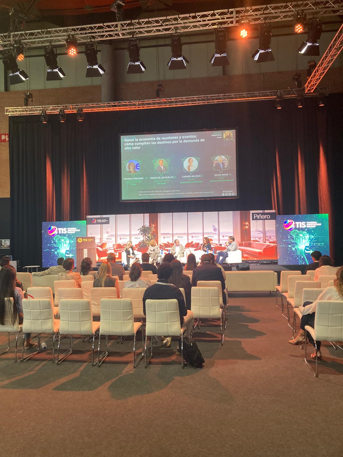 Alumnado de Ciclos Formativos del IES La Rábida en el Tourism Innovation Summit 2026